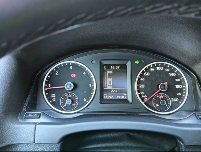 2014 Volkswagen Tiguan 2.0TDI BMT Cross 4×2 110 - Image 15