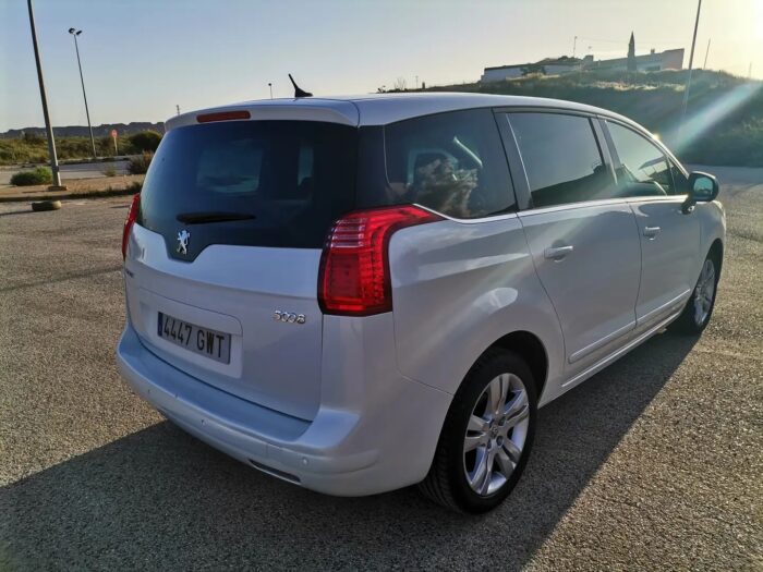 2010 Peugeot 5008 2.0HDI Sport Pack - Image 11