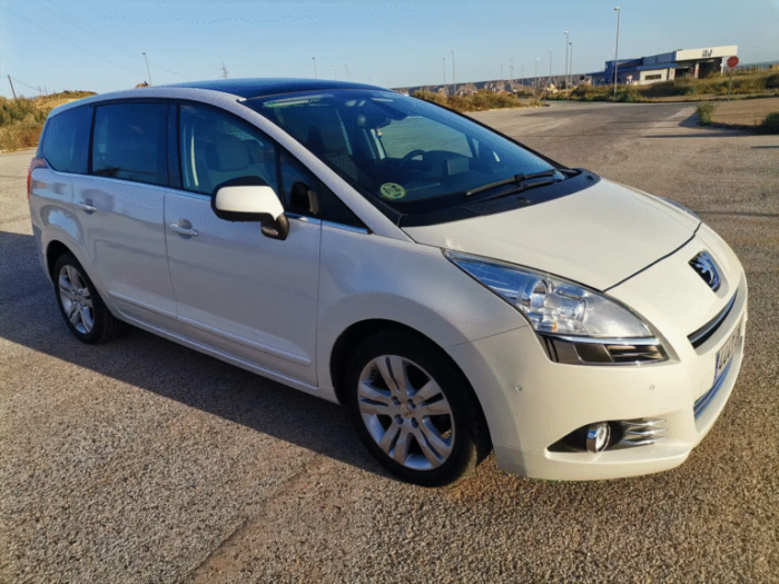 2010 Peugeot 5008 2.0HDI Sport Pack - Image 13