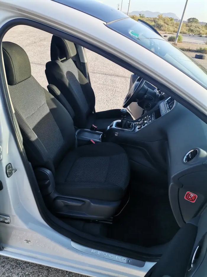 2010 Peugeot 5008 2.0HDI Sport Pack - Image 14