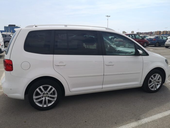 2013 Volkswagen Touran 2.0TDI Advance BMT - Image 5