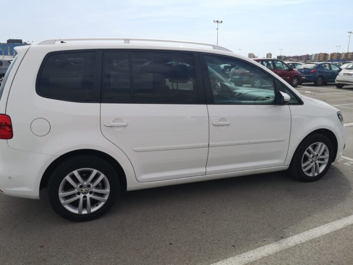 2013 Volkswagen Touran 2.0TDI Advance BMT - Image 6