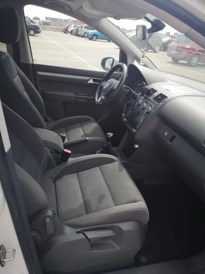 2013 Volkswagen Touran 2.0TDI Advance BMT - Image 9