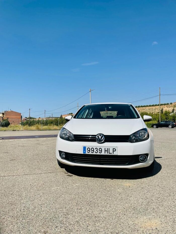 2012 Volkswagen Golf Variant 1.6 TDI - Image 2