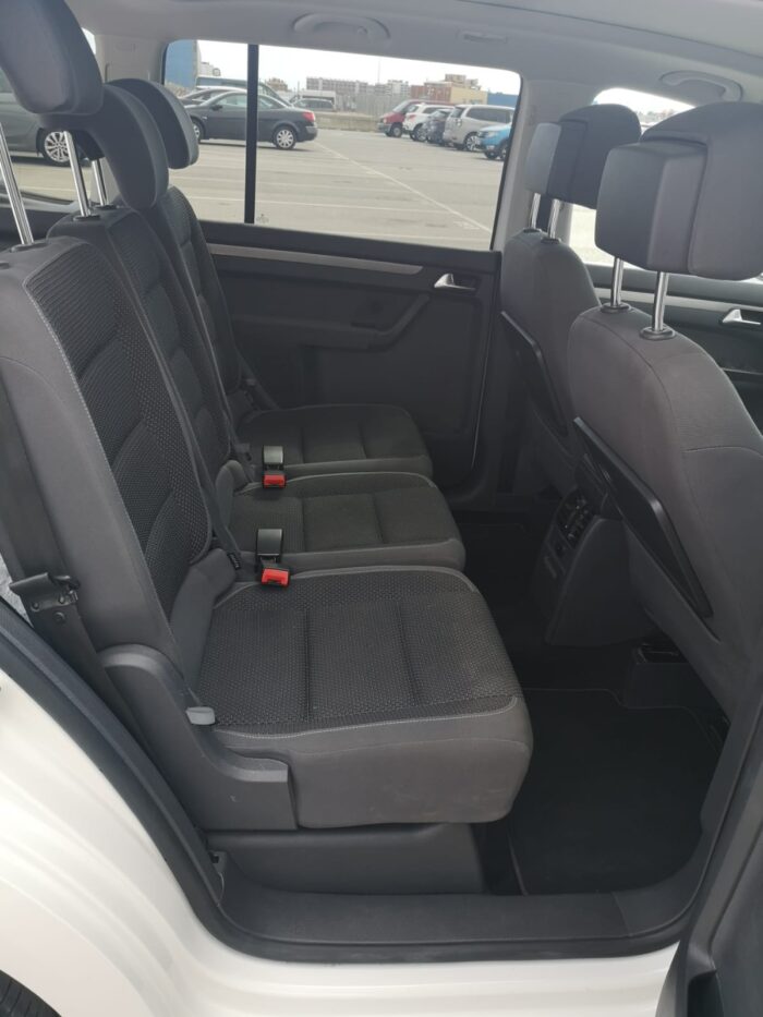 2013 Volkswagen Touran 2.0TDI Advance BMT - Image 13