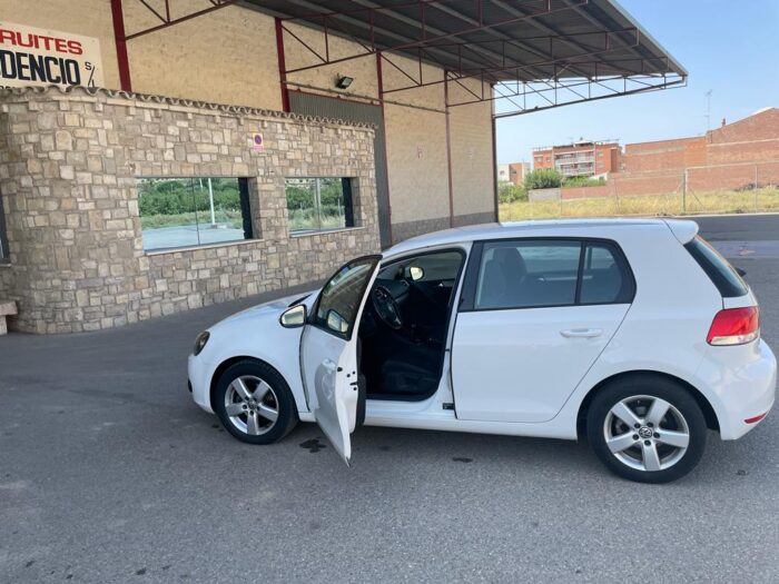 2012 Volkswagen Golf Variant 1.6 TDI - Image 16