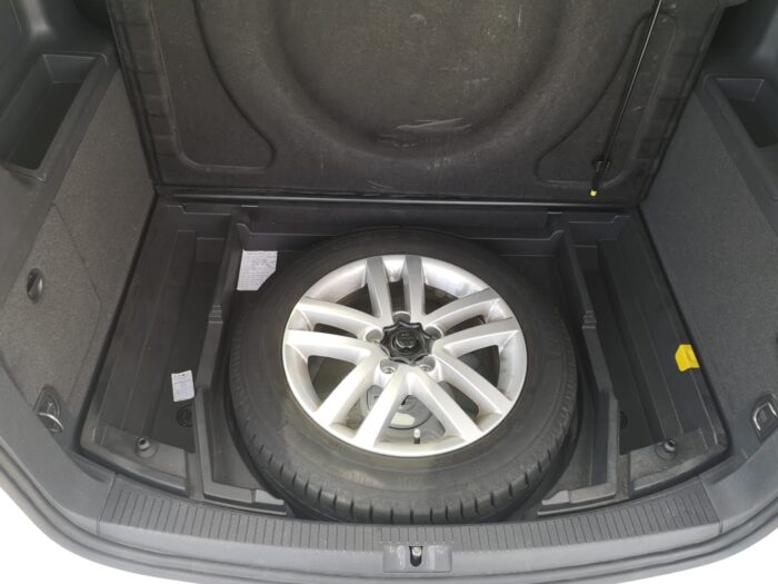 2013 Volkswagen Touran 2.0TDI Advance BMT - Image 15