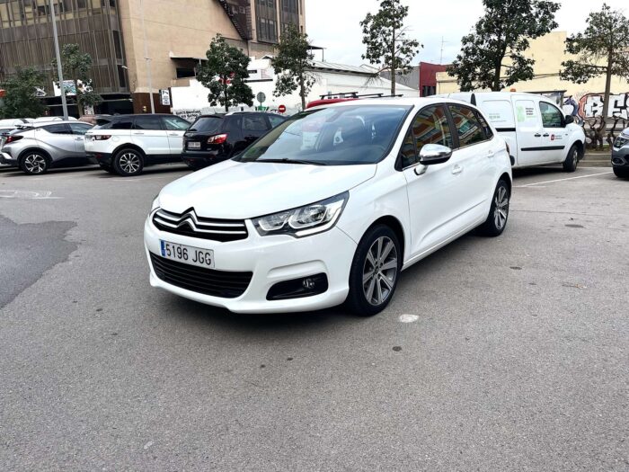 2015 Citroen C4 PureTech 110 Selection - Image 12