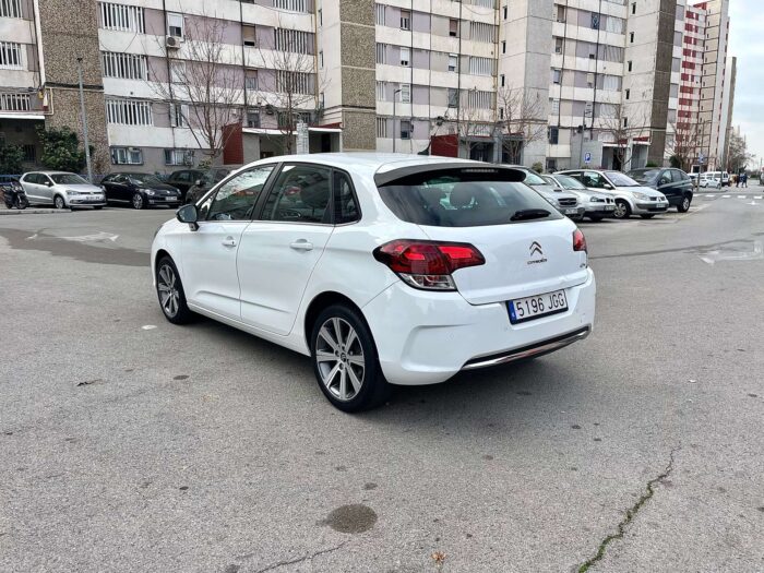 2015 Citroen C4 PureTech 110 Selection - Image 2