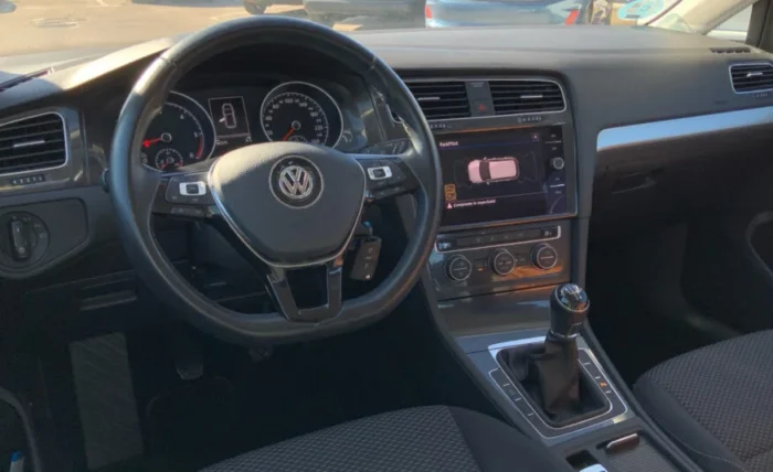 2020 Volkswagen Golf - Image 15