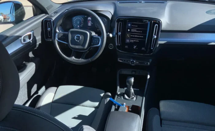 2020 Volvo XC40 - Image 11