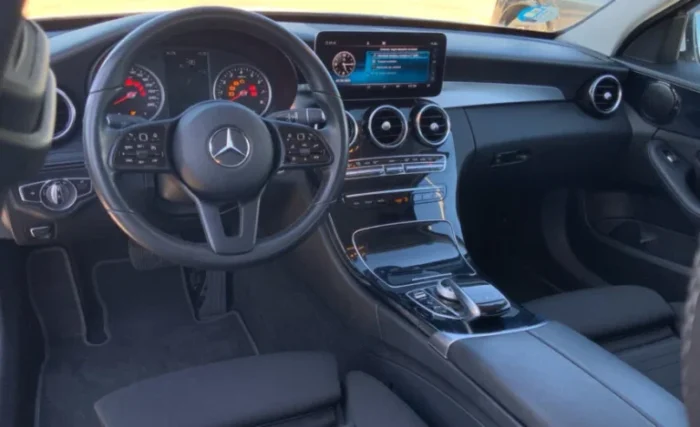 2019 Mercedes-Benz C200 - Image 12