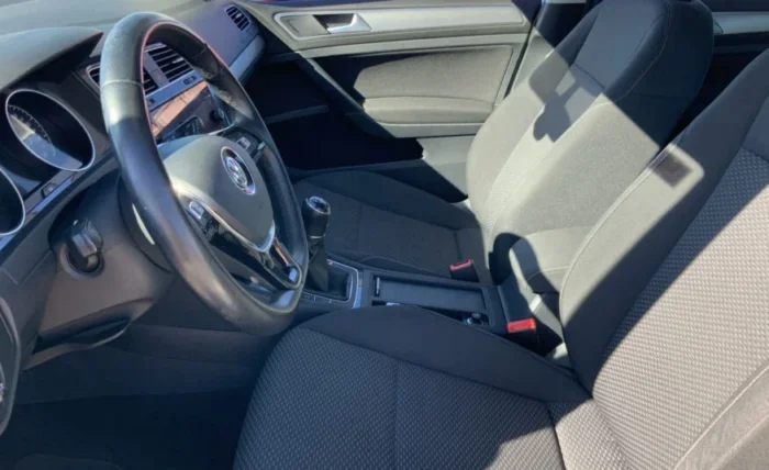 2020 Volkswagen Golf - Image 11