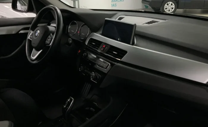 2022 BMW X1 - Image 13