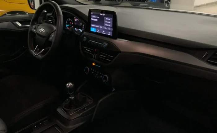 2022 Ford Focus - Image 14