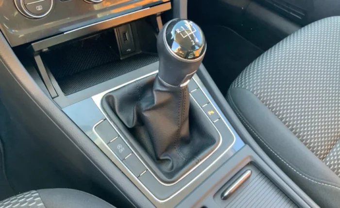 2020 Volkswagen Golf - Image 18