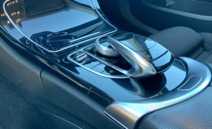 2019 Mercedes-Benz C200 - Image 17