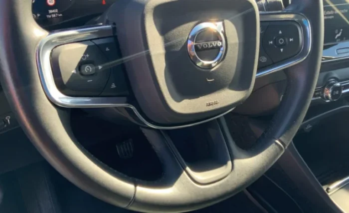 2020 Volvo XC40 - Image 17