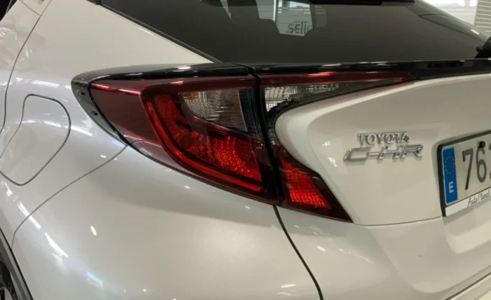 2021 Toyota C-HR - Image 7