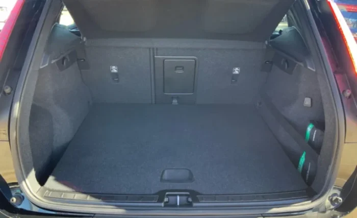 2020 Volvo XC40 - Image 18