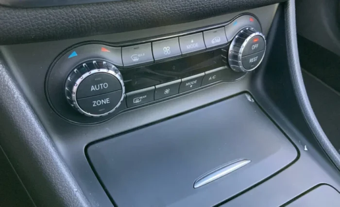 2014 Mercedes-Benz GLA 220 - Image 19