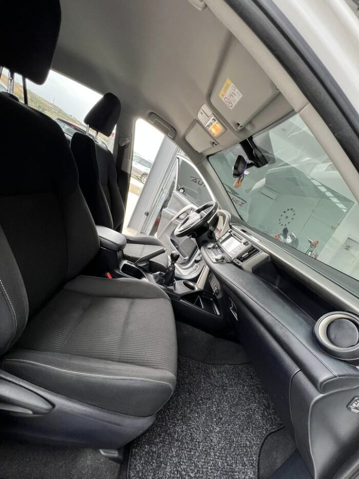 2014 Toyota Rav4 2.0 D4D - Image 9