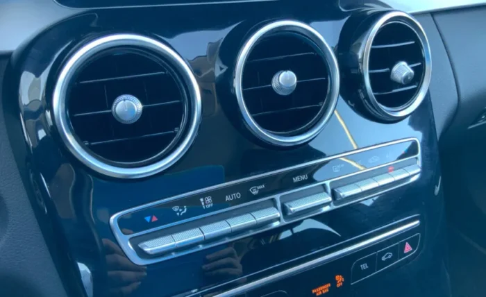 2019 Mercedes-Benz C200 - Image 22