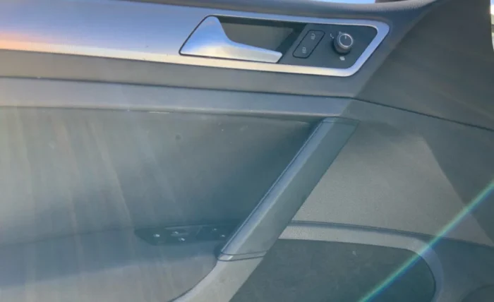 2020 Volkswagen Golf - Image 12