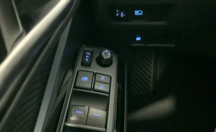 2021 Toyota C-HR - Image 23