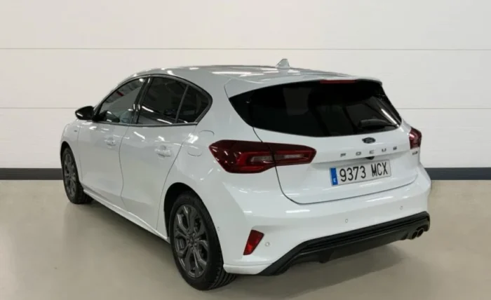2022 Ford Focus - Image 3