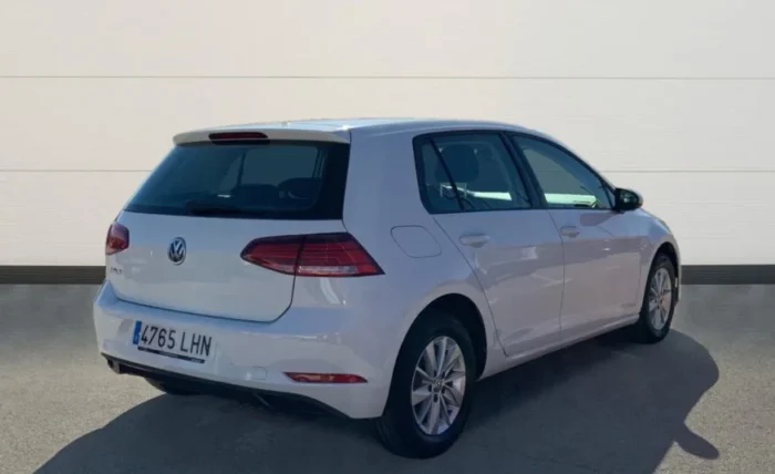 2020 Volkswagen Golf - Image 4