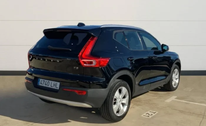 2020 Volvo XC40 - Image 4