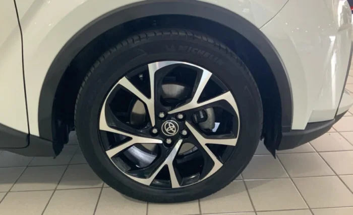 2021 Toyota C-HR - Image 5