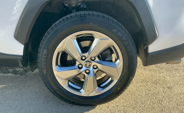 2021 Toyota Rav4 - Image 5