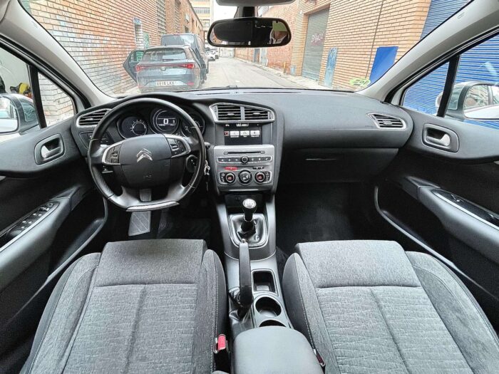 2015 Citroen C4 PureTech 110 Selection - Image 7