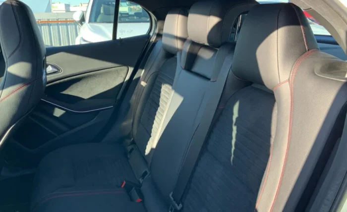 2014 Mercedes-Benz GLA 220 - Image 9