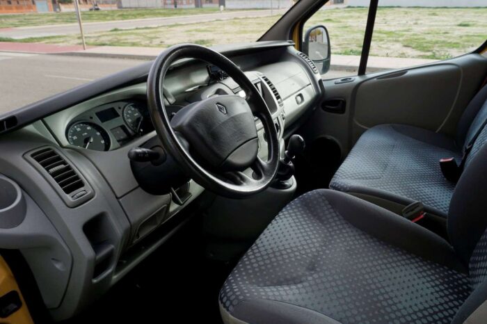 2008 Renault Trafic 2.0dCi - Image 10