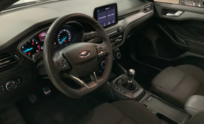 2022 Ford Focus - Image 11