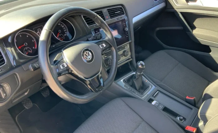 2020 Volkswagen Golf - Image 14
