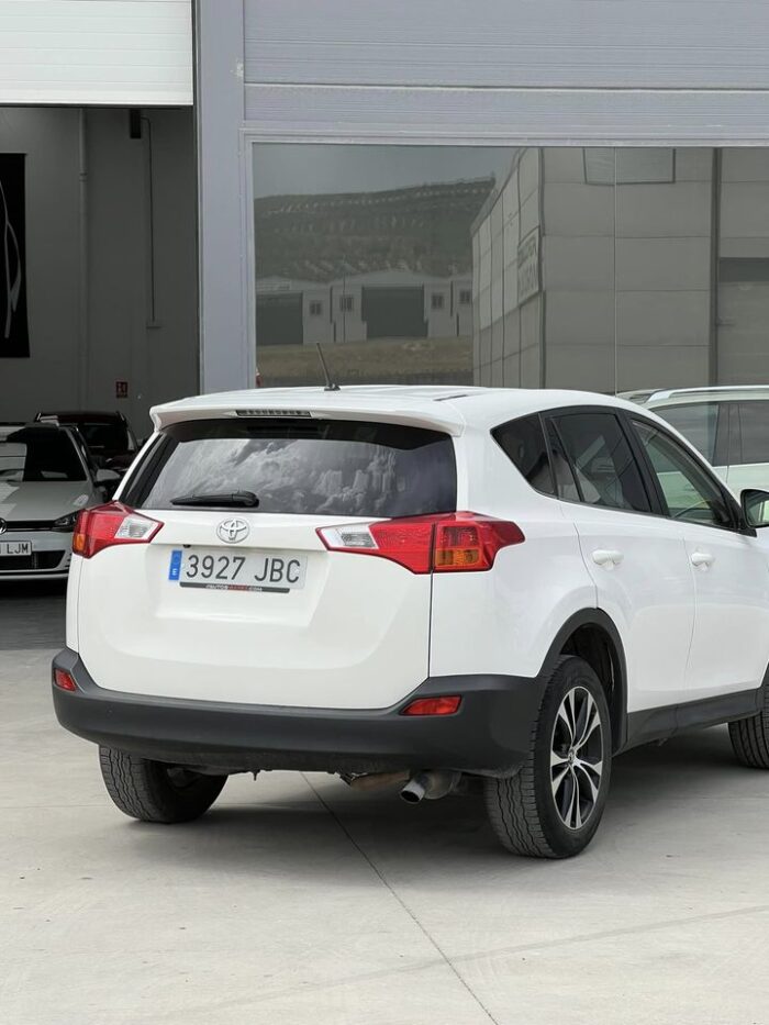 2014 Toyota Rav4 2.0 D4D - Image 4