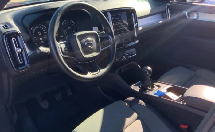 2020 Volvo XC40 - Image 10